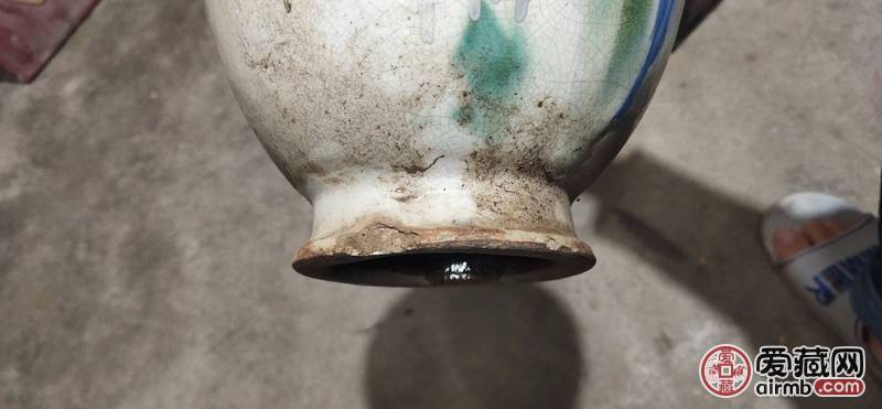 民国花瓶品如图