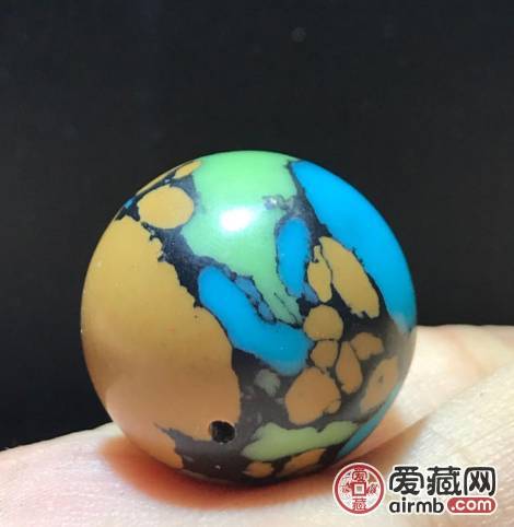 三彩绿松石大圆——珠尺寸览图，