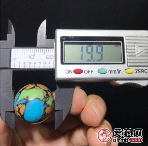 三彩绿松石大圆——珠尺寸览图，