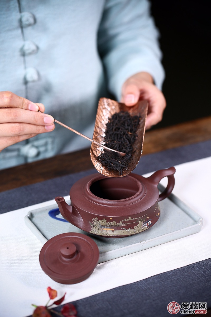 九江归路远，万里客船还。【精品