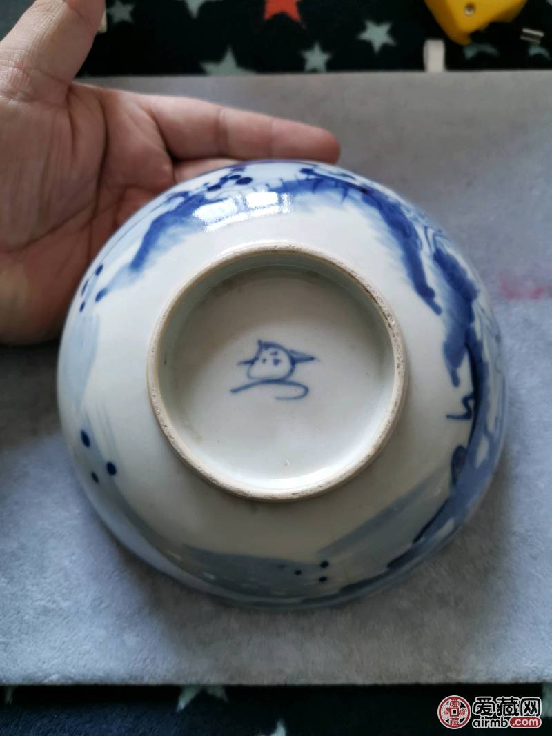 清代青花瓷碗瓷器品相如图，实物
