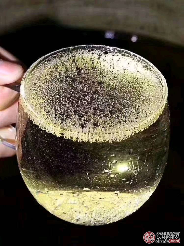 茅台镇53°酱香型白酒，纯粮酿
