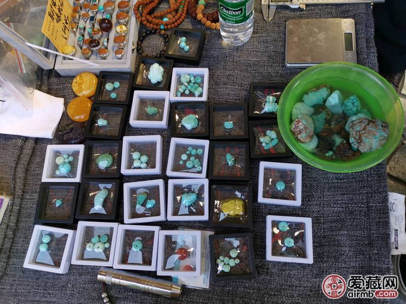 高瓷原矿绿松石，接受定制，喜欢