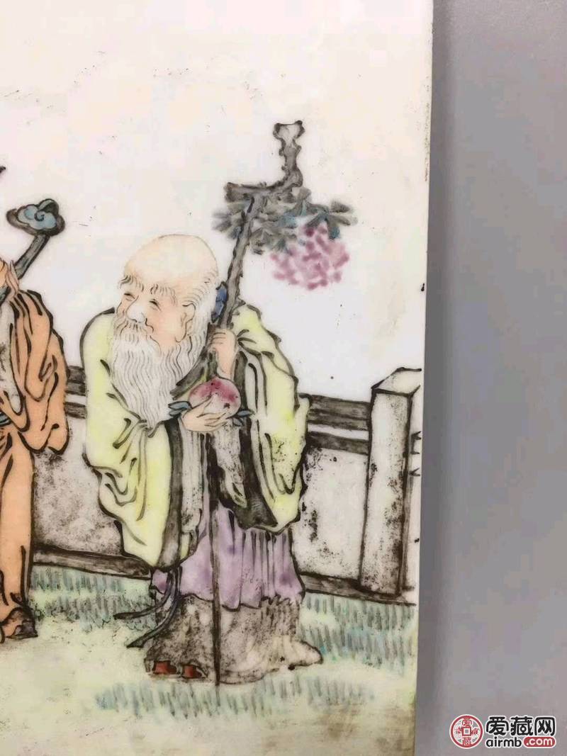 清末浅降彩人物瓷板尺寸见图片。
