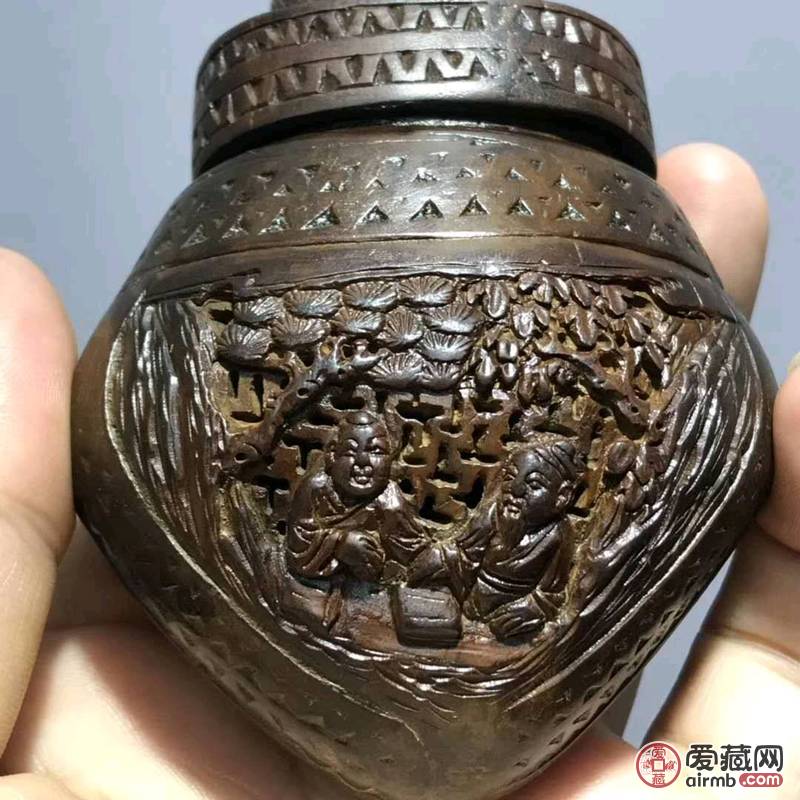 清代黄杨木精品香囊没有缺陷……