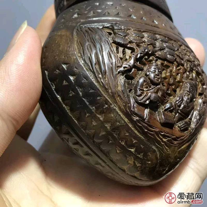 清代黄杨木精品香囊没有缺陷……