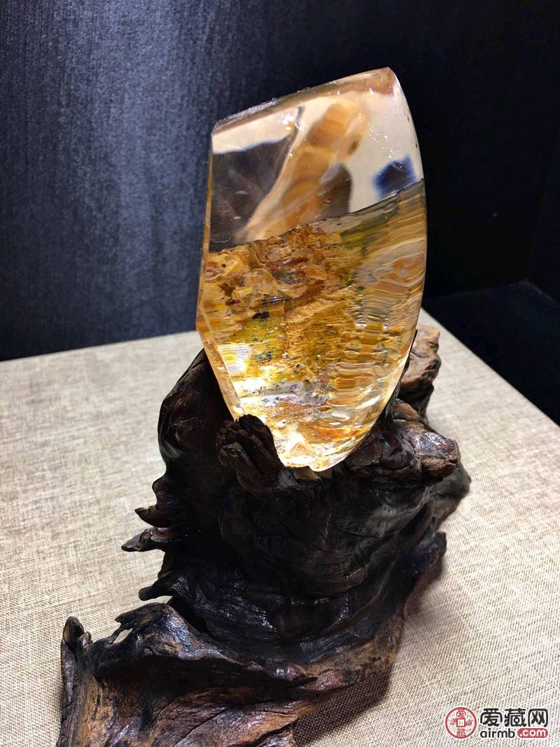 *黄胶花发晶共生原石水晶聚宝盆