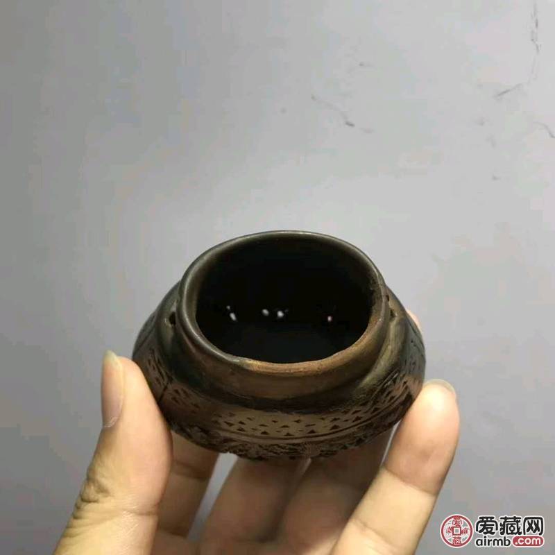 清代黄杨木精品香囊没有缺陷……