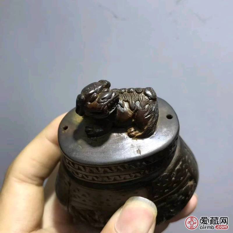 清代黄杨木精品香囊没有缺陷……