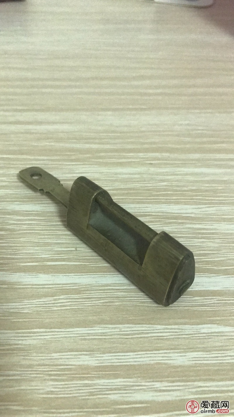 *寸金铜锁