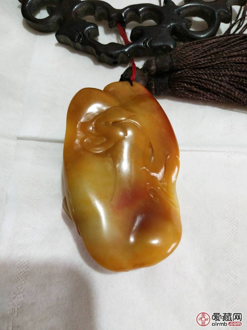 寿山石《红黄芙蓉 螭虎》手把件