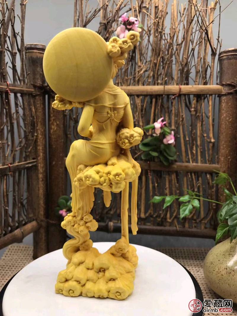 大叶黄杨木嫦娥奔月\n\n品名