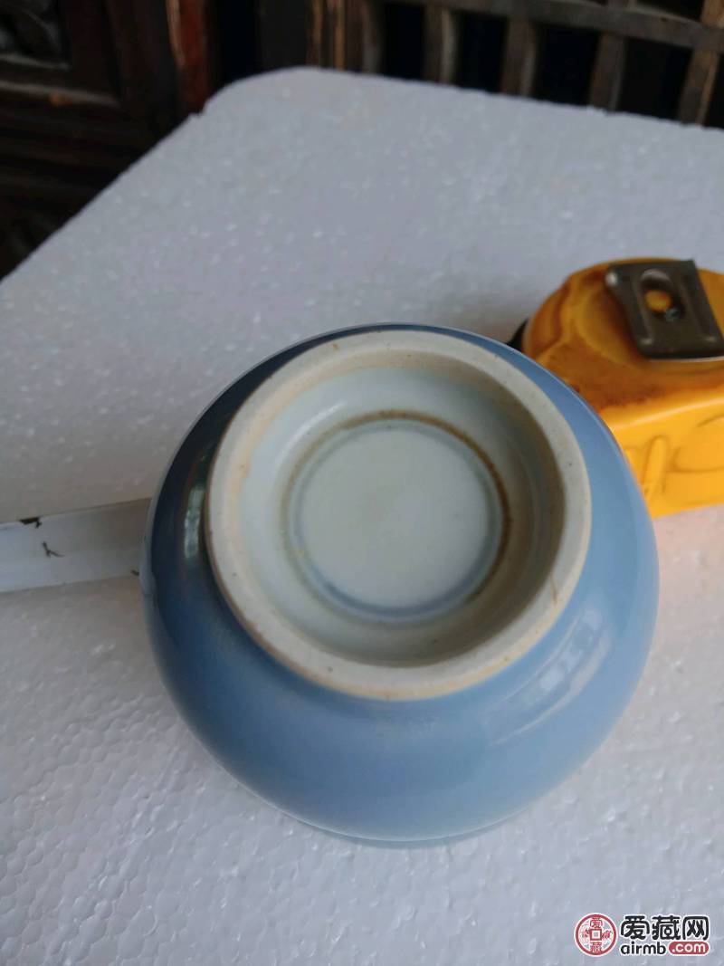 清代豆青釉茶盏，器型周整，釉水