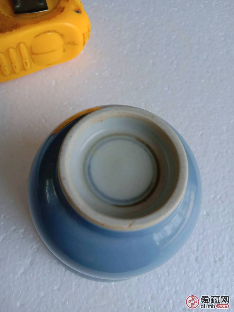 清代豆青釉茶盏，器型周整，釉水