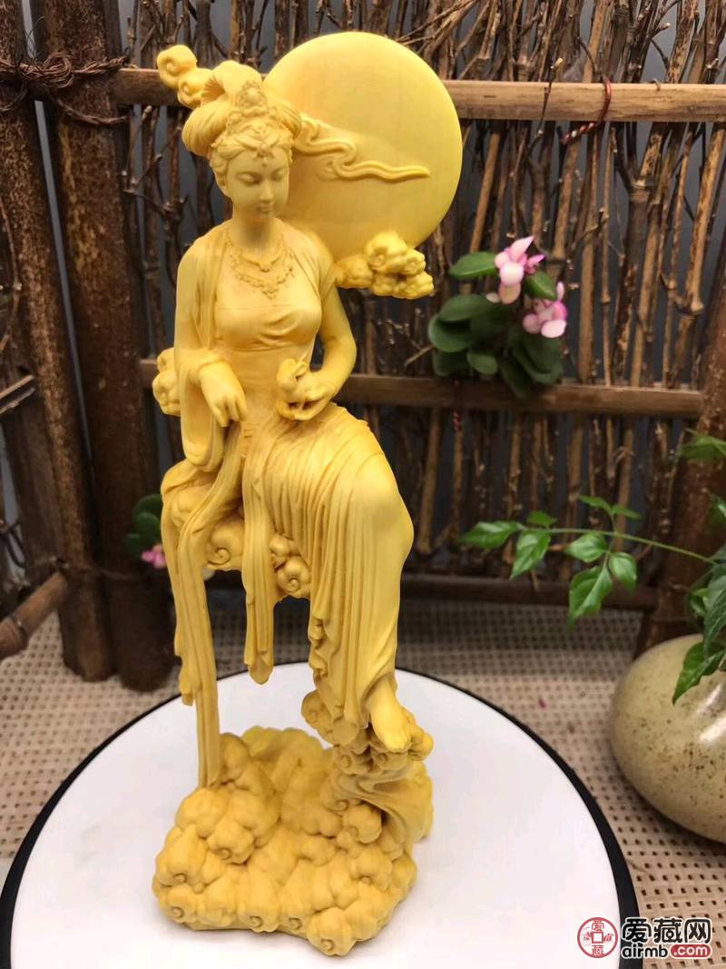 大叶黄杨木嫦娥奔月\n\n品名