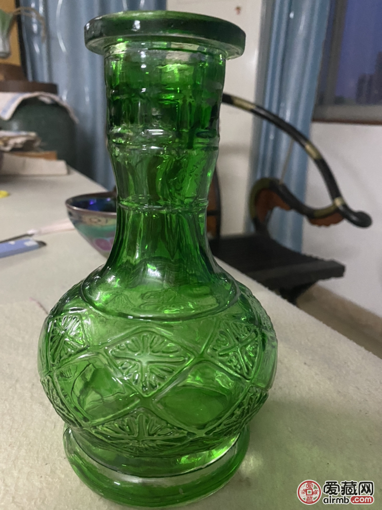 绿色琉璃瓶，当摆件也是十分高级