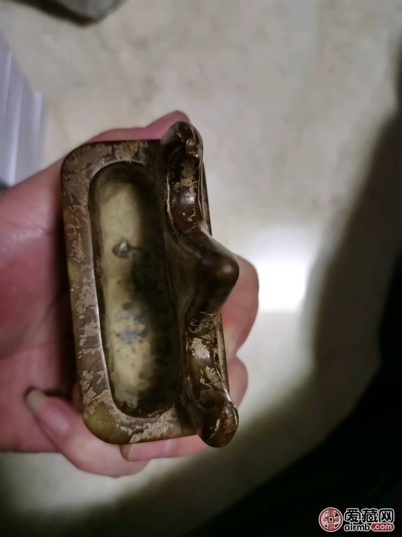 玉质笔架