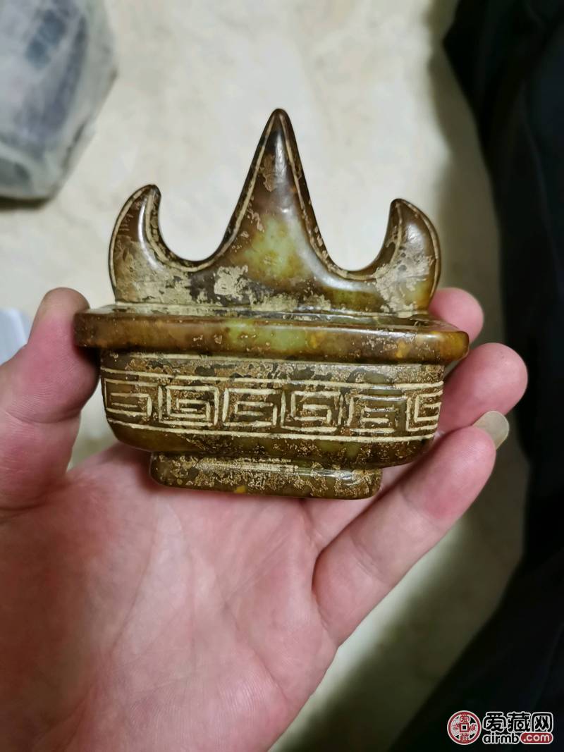 玉质笔架