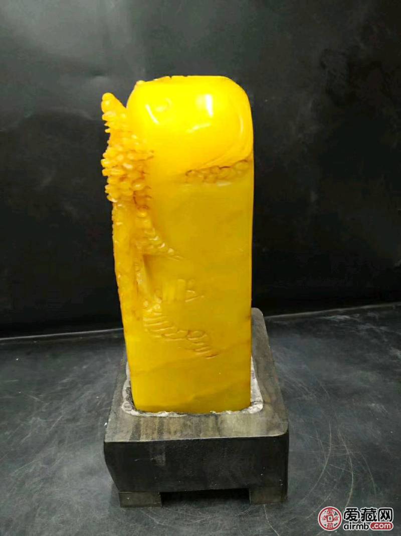 福建寿山金田黄摆件，雕工精细，