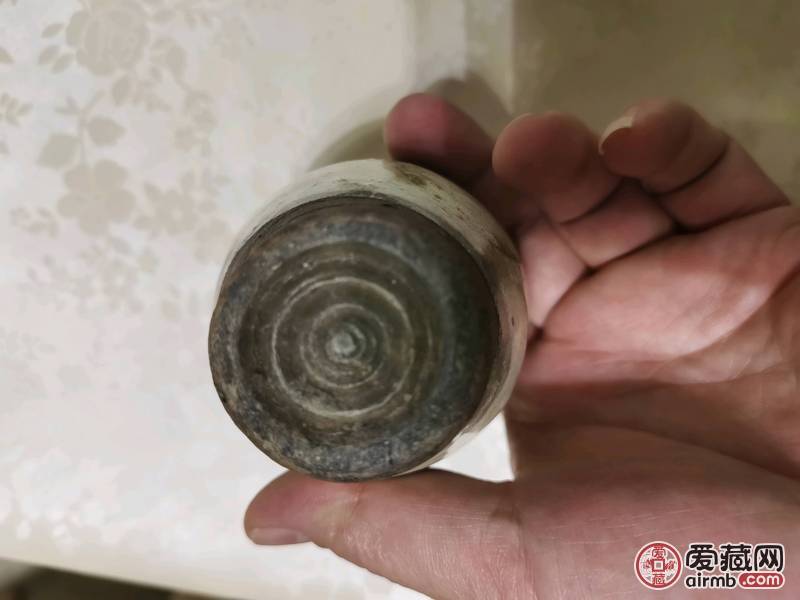 白瓷小瓶