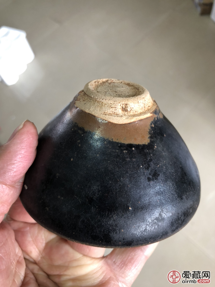 吉州盏 宋代吉州窑黑釉盏，如图
