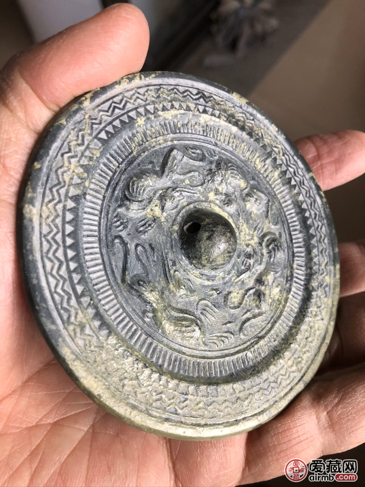 汉代铜镜，直径9．4厘米，喜欢