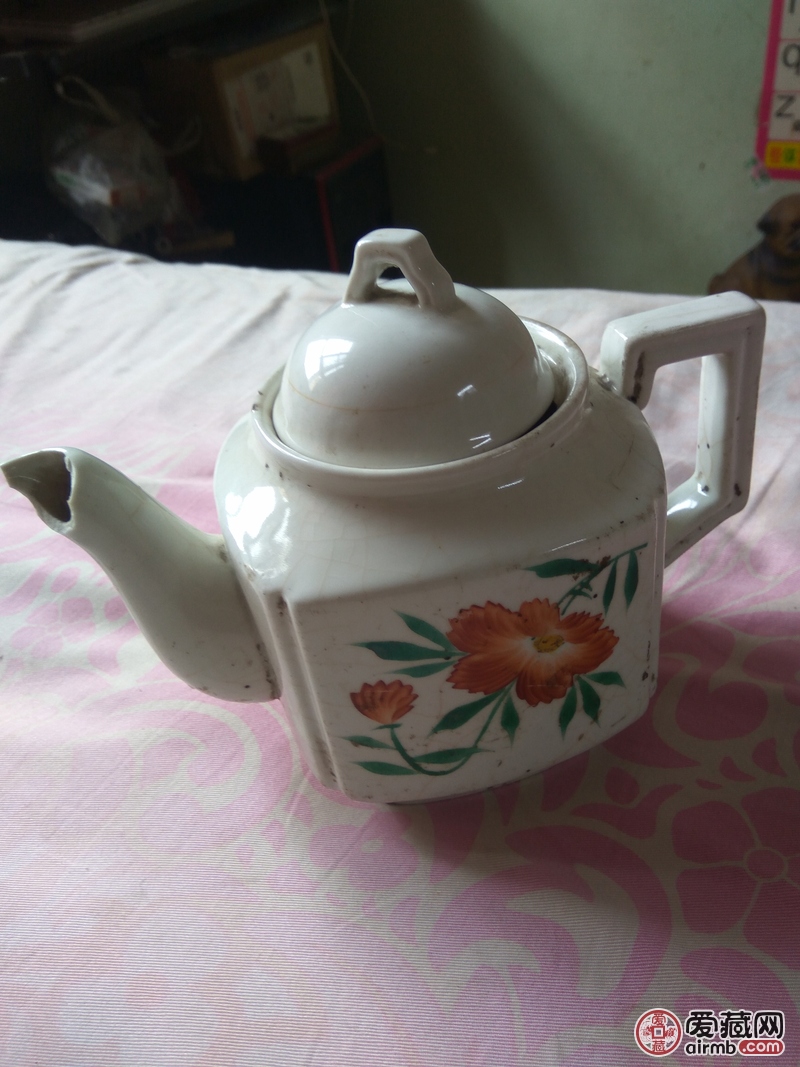 一把老方壶，品相如图。处理品，
