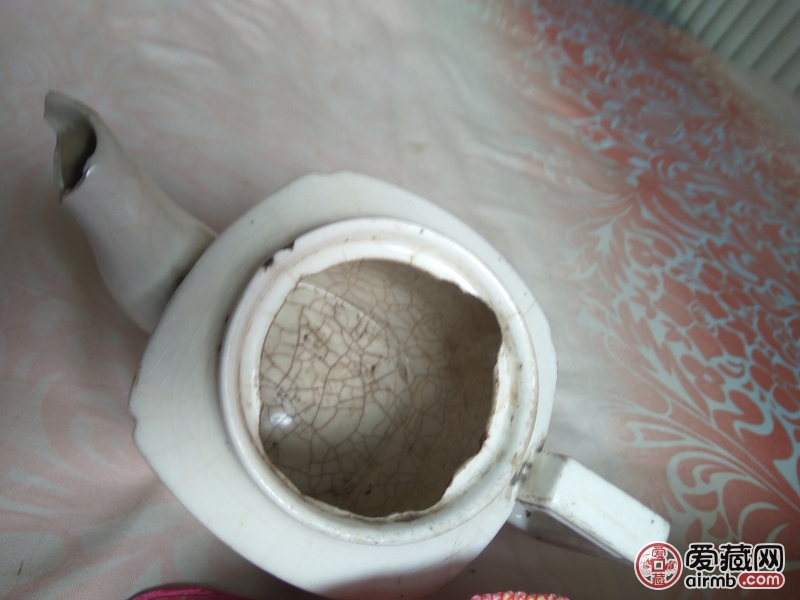 一把老方壶，品相如图。处理品，