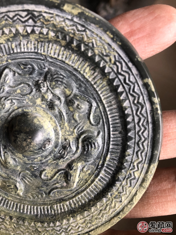 汉代铜镜，直径9．4厘米，喜欢