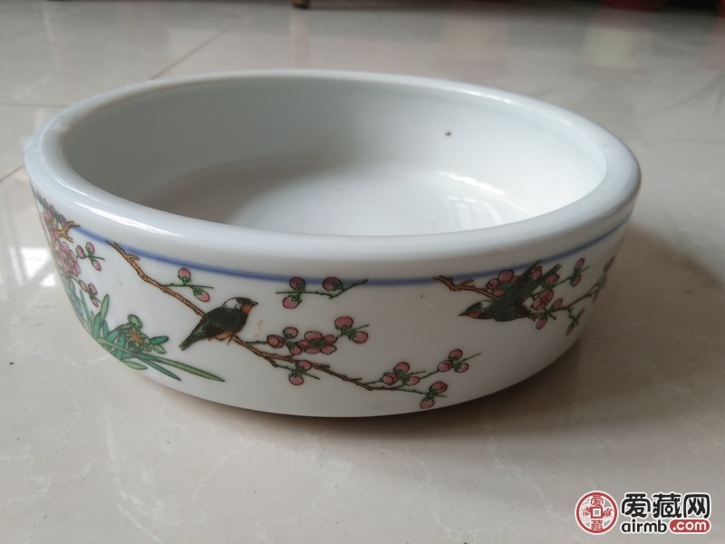 大清乾隆年制粉彩花鸟诗纹笔洗