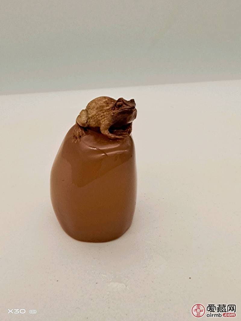 巴林冻石 俏色精雕  呱呱来财