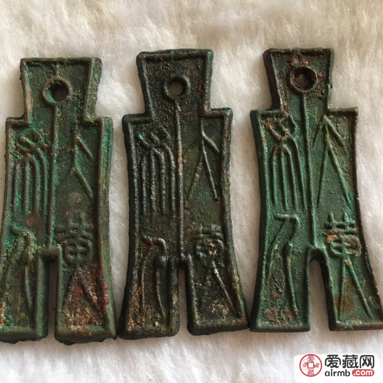 大黄布币