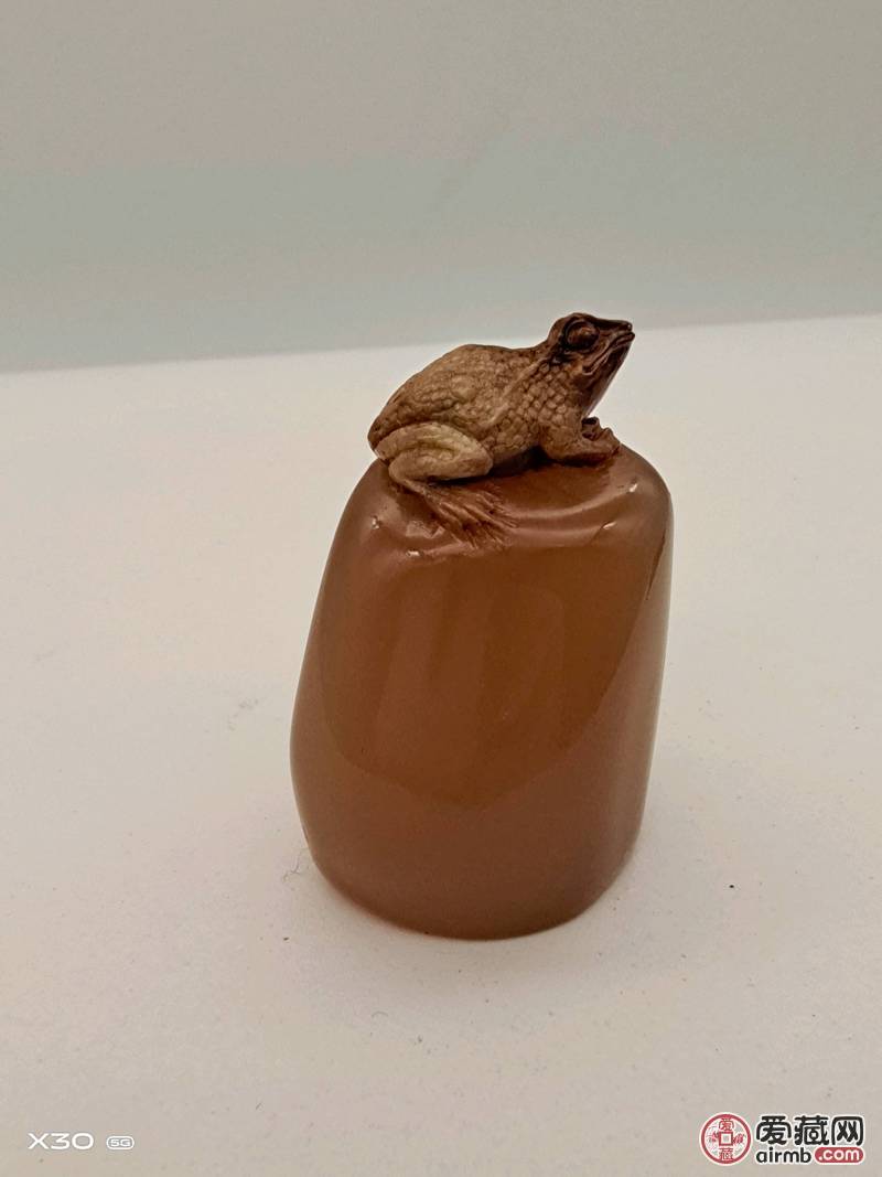 巴林冻石 俏色精雕  呱呱来财