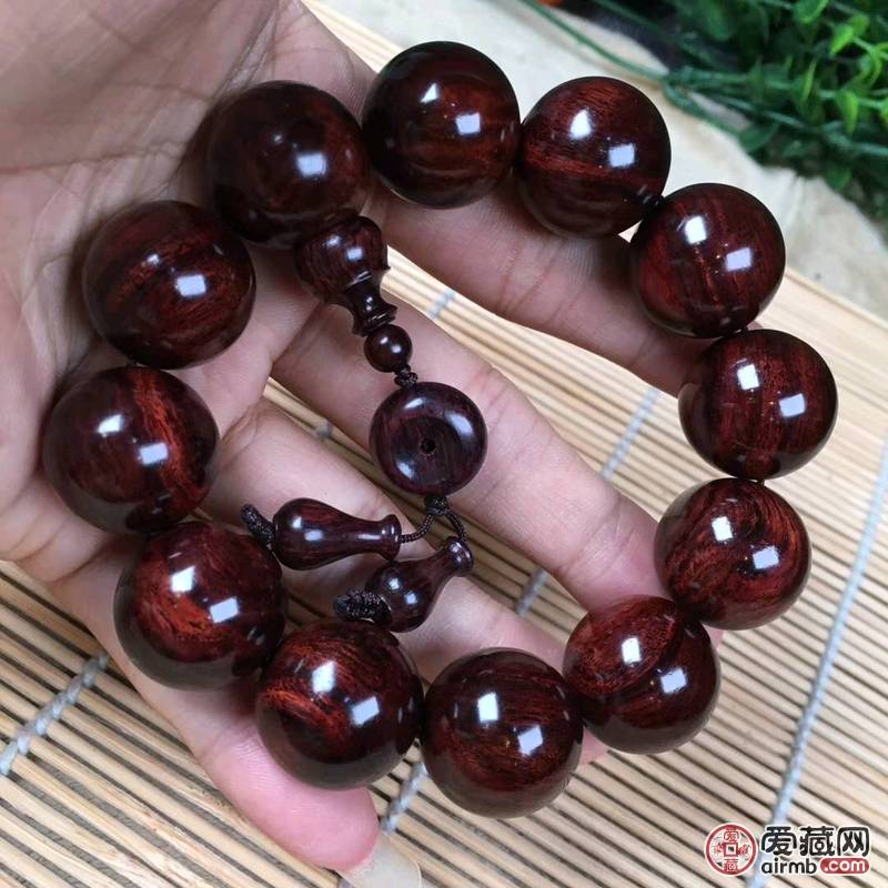 达到58克的*收藏版海南黄花梨