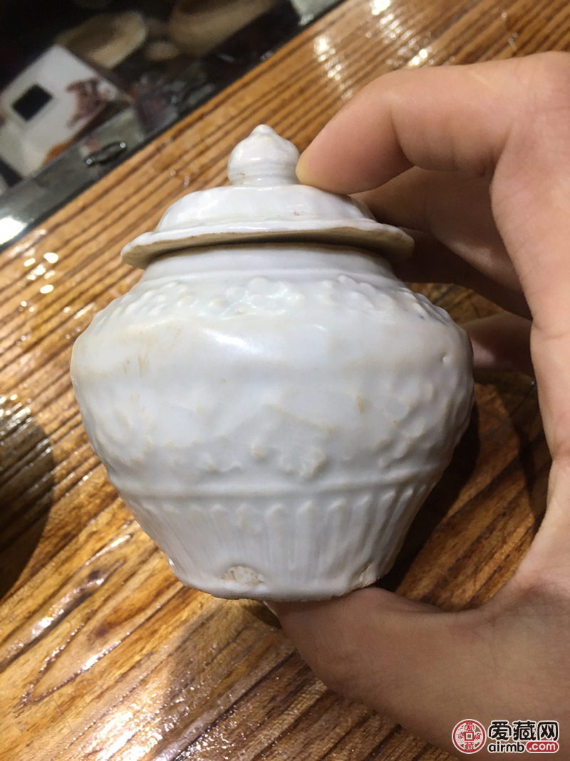 元代枢府窑印花小罐，大开门，品
