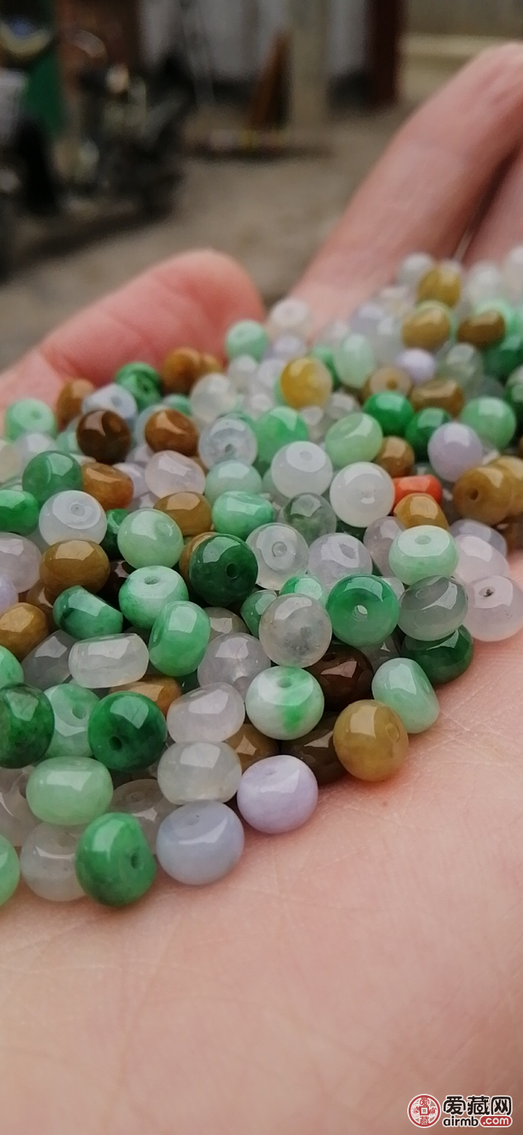 5.8mm糯冰三彩算盘珠到货，