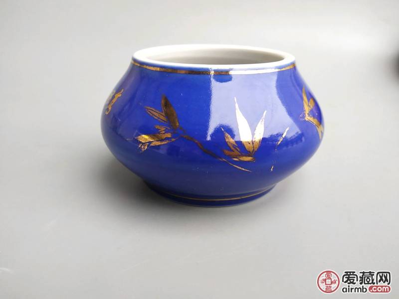 567瓷器景德镇厂货笔洗 \n