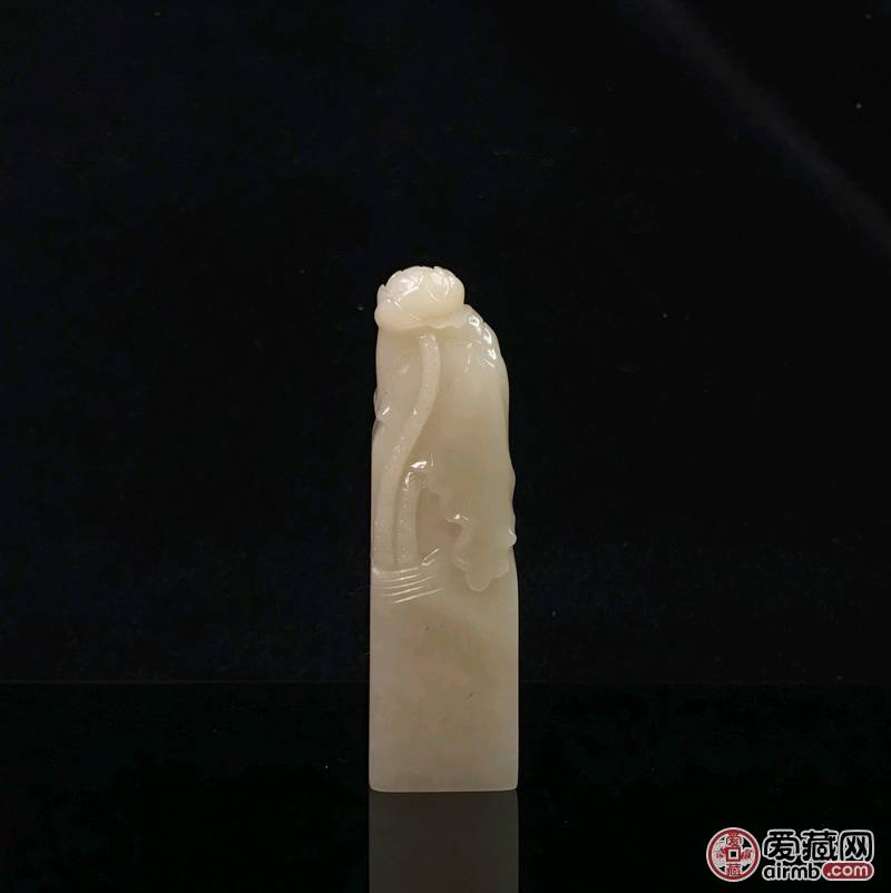精品寿山老性芙蓉荷花印钮，石头