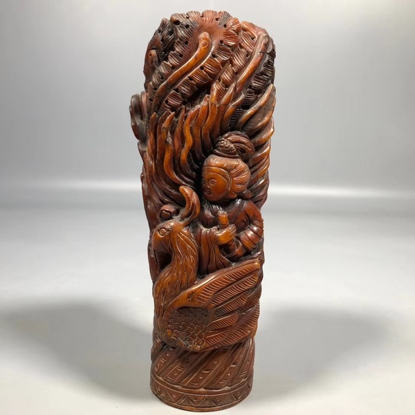 旧藏牛角整料子旧工雕刻佛母孔雀明王牛角爵杯摆件长