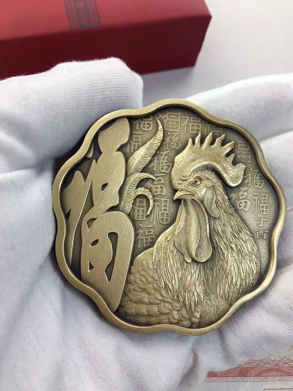 金鸡送福生肖鸡年梅花大铜章.60mm.