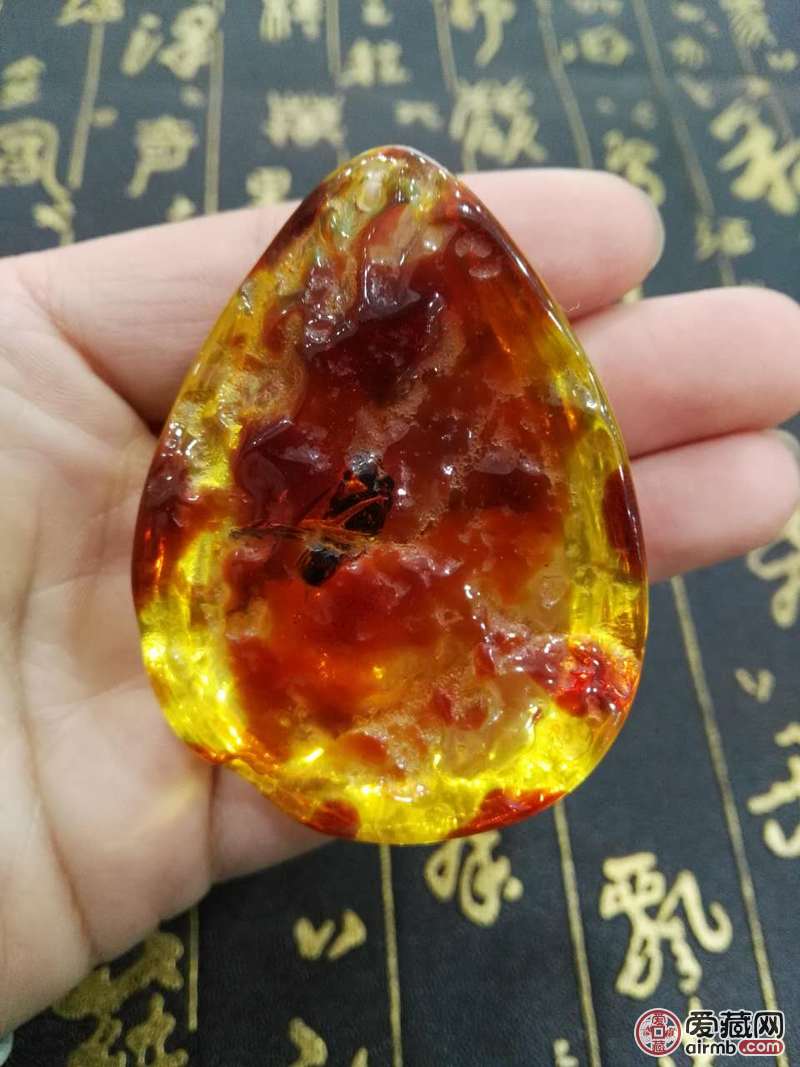 新品开拍琥珀虫珀吊坠,细节如图送链子真假_图片_价格