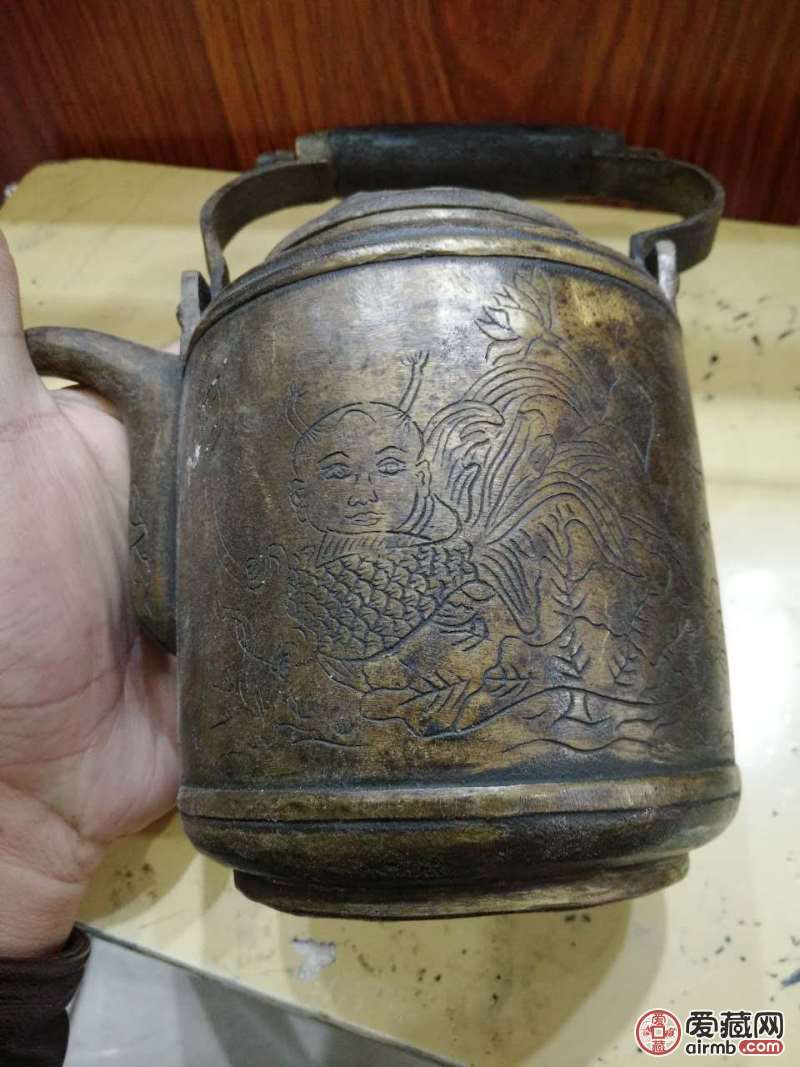 老铜茶壶一个,保存完整,无缺,年代不知,喜欢收藏的