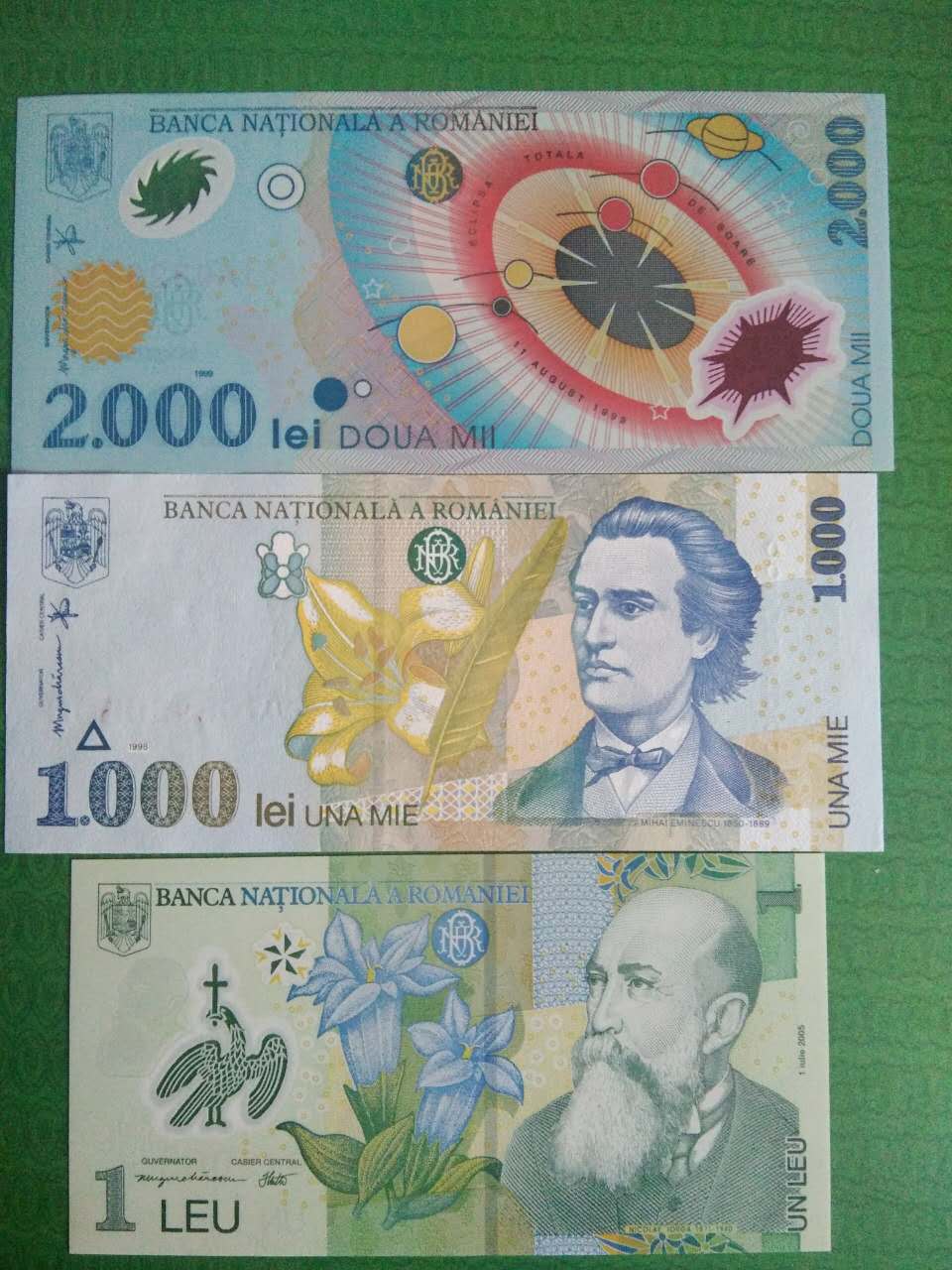 罗马尼亚精美纸币,两枚塑料钞