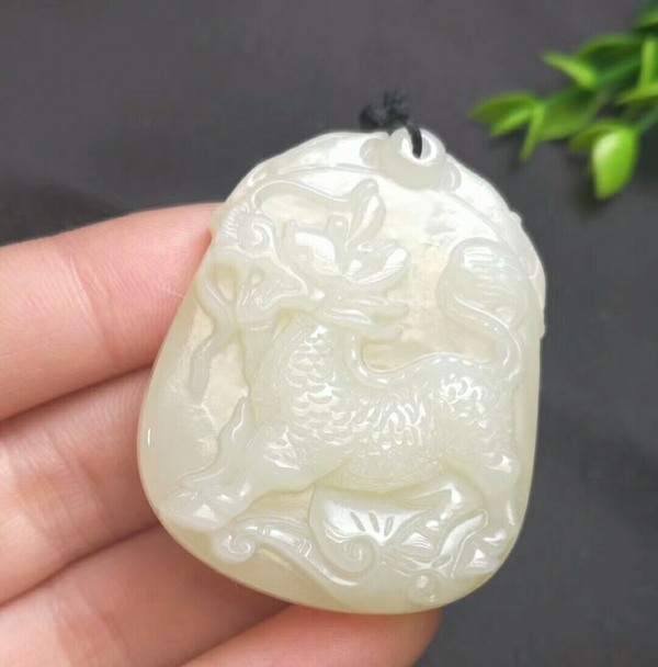 精品和田玉白玉瑞兽麒麟挂件尺寸约43359