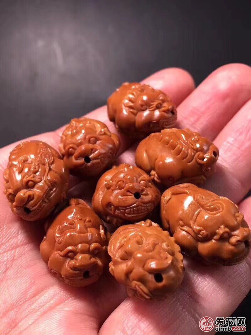 苏工精品 橄榄核纯手工雕刻 名家落款海华,带收藏证