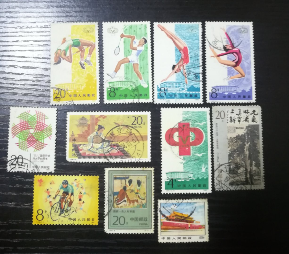 122 分享到: 一堆信销邮票共11张,有喜欢的千万不要错过.