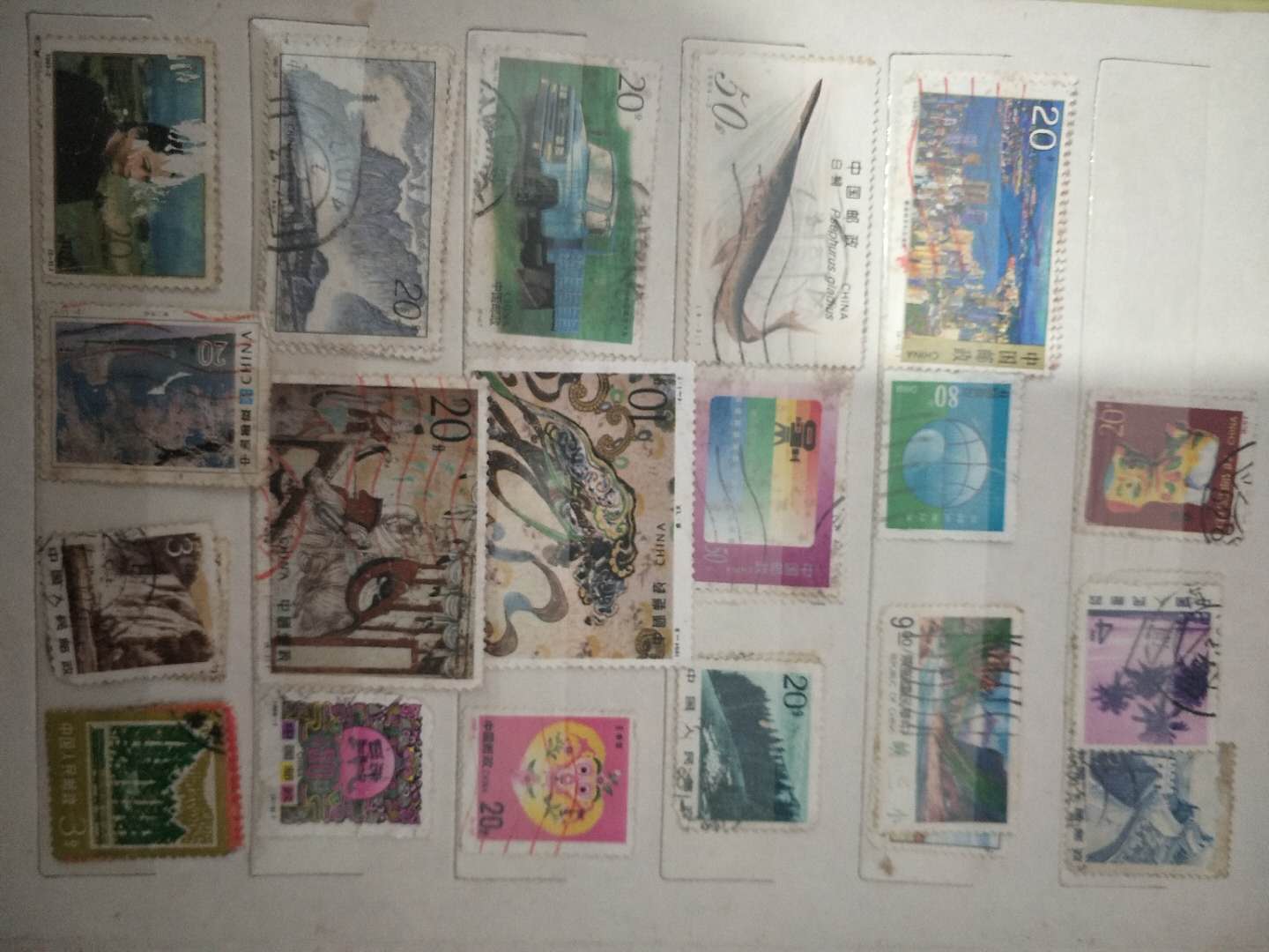 多种单张邮票出售 少数有褶皱 有意者可联系