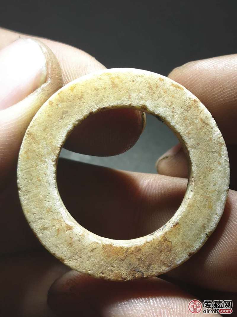名称:绝品直边汉代玉环  br