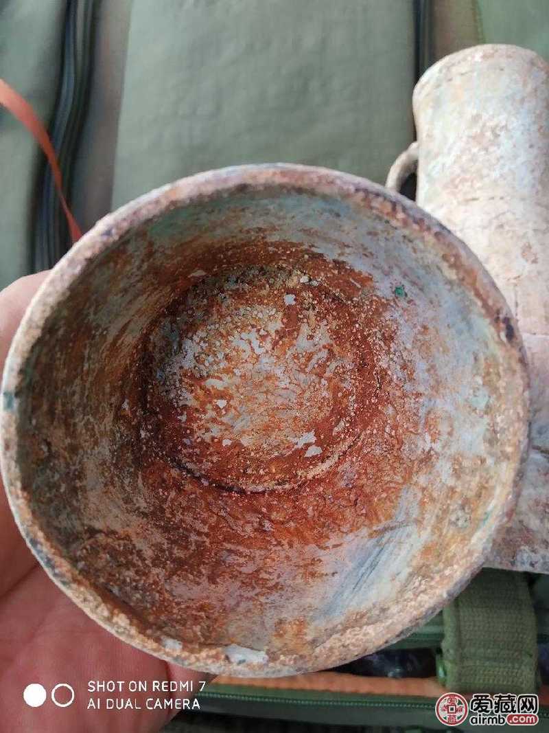 古代琉璃瓶一对,完整好,有工艺