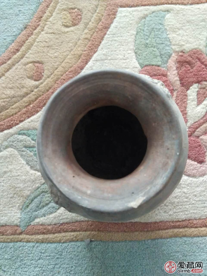 请大师帮忙鉴定一下，我家放着一